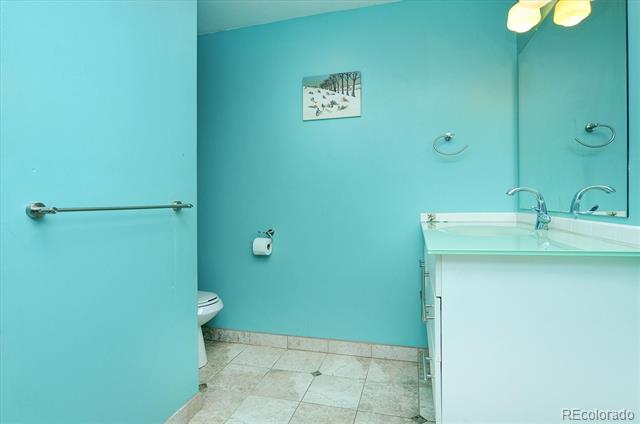 225 F Street Unit: B