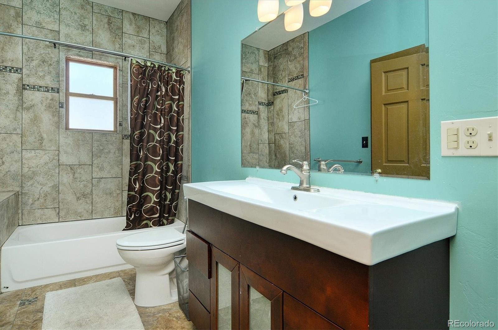 225 F Street Unit: B