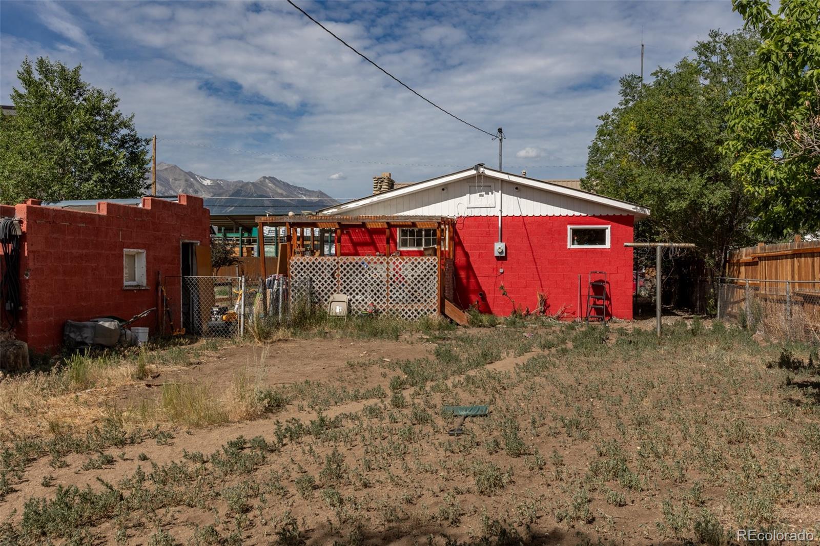 213 N Colorado Avenue