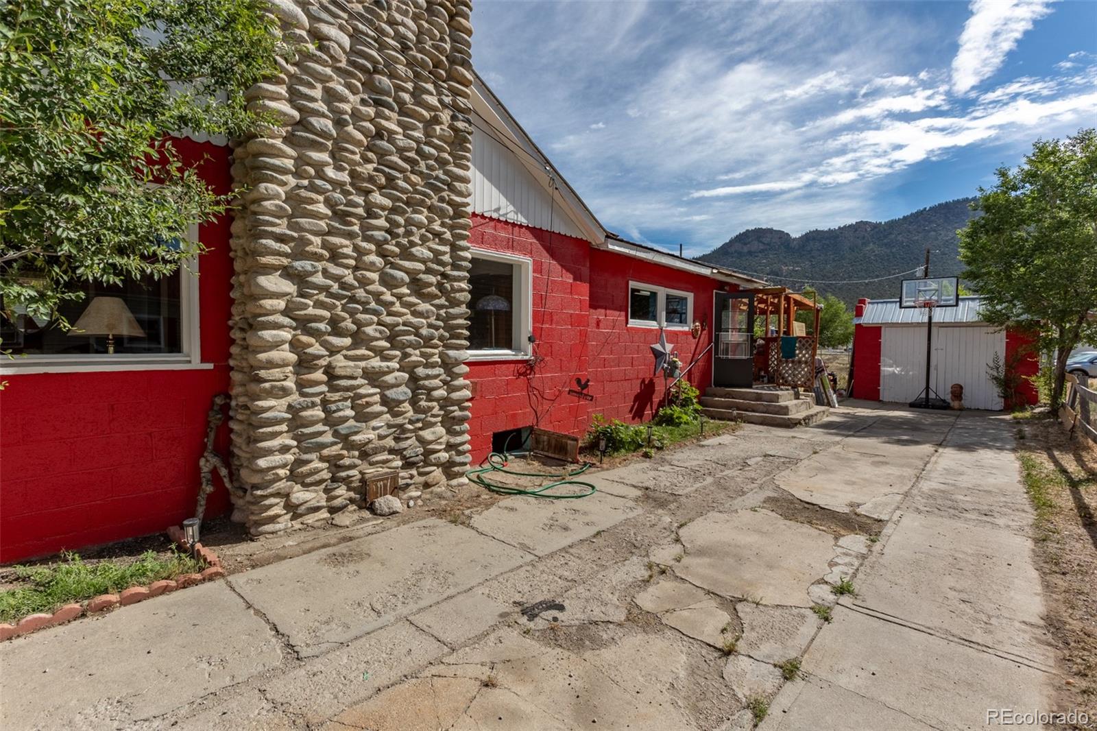 213 N Colorado Avenue