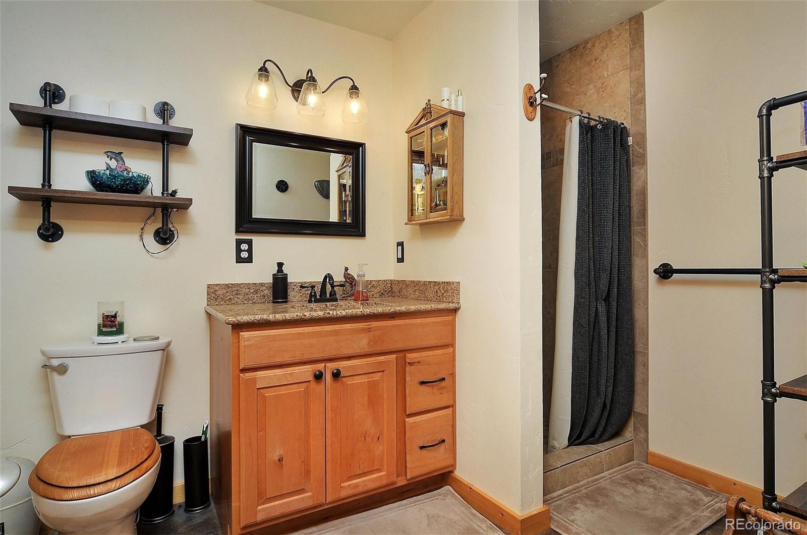 123 Halley's Avenue Unit: C