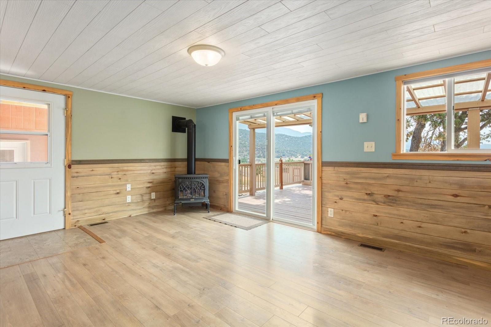 163 Holiday Hills Boulevard