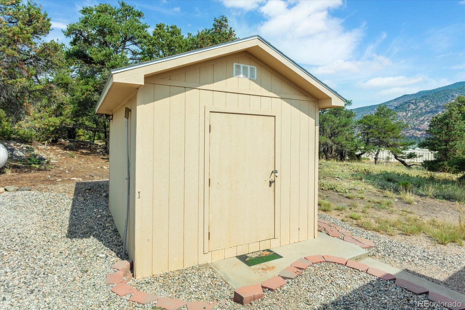 163 Holiday Hills Boulevard