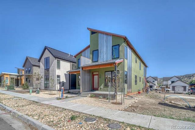138 Chase Street Unit: B