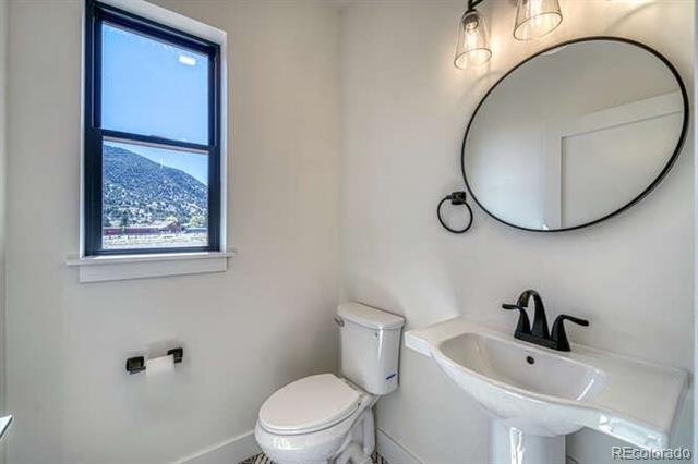 138 Chase Street Unit: B