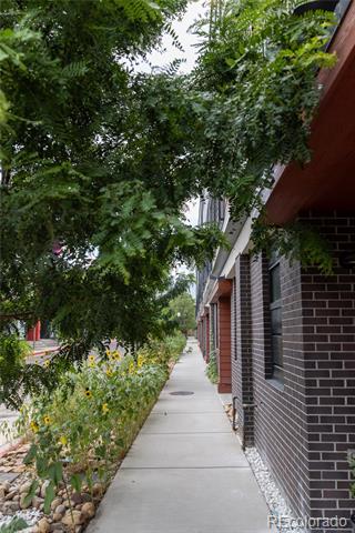 2350 Tremont Place Unit: 17