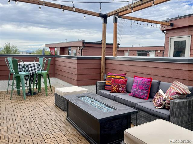 2350 Tremont Place Unit: 17