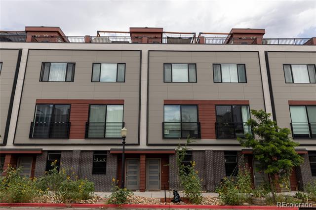 2350 Tremont Place Unit: 17