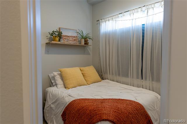 2350 Tremont Place Unit: 17