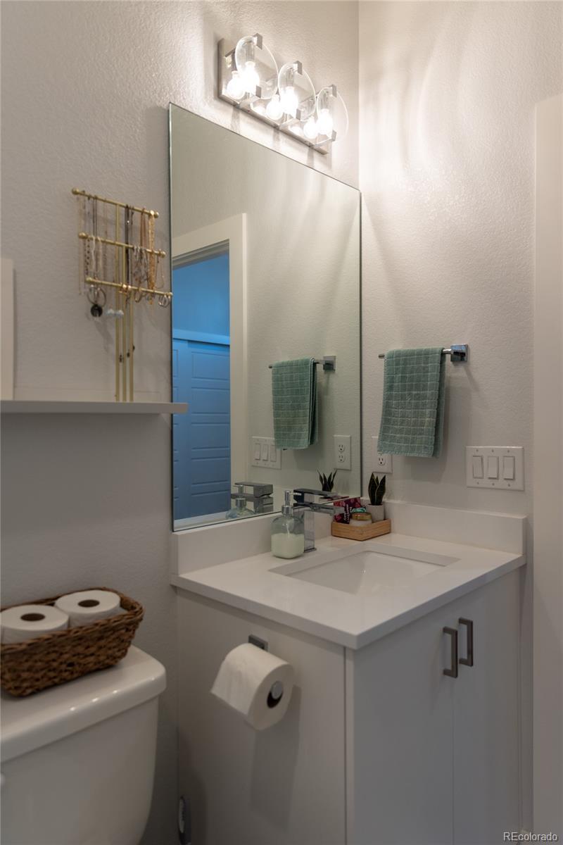 2350 Tremont Place Unit: 17