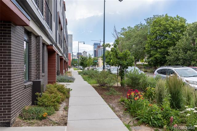 2350 Tremont Place Unit: 17