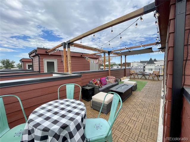 2350 Tremont Place Unit: 17