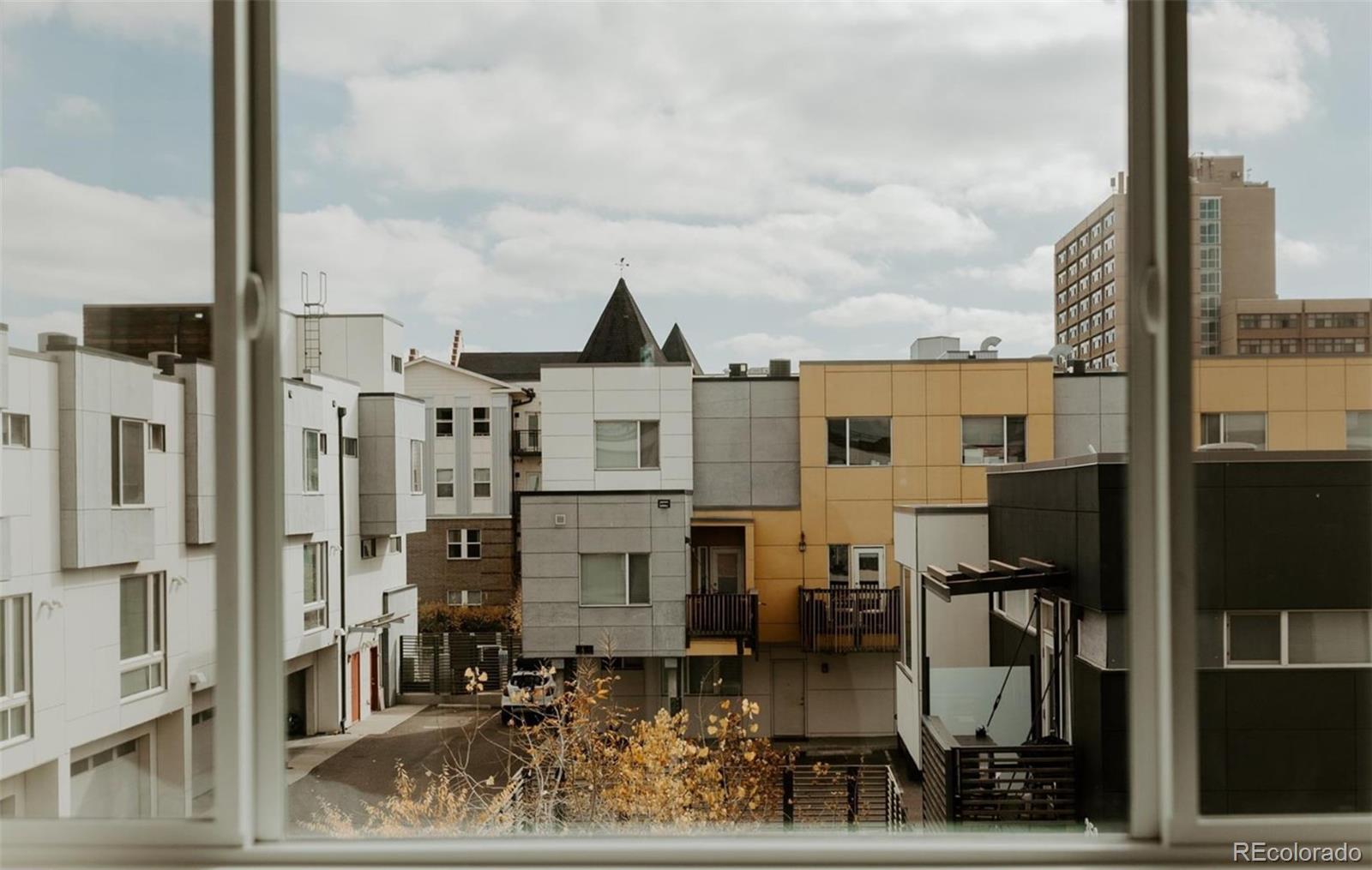 2350 Tremont Place Unit: 17