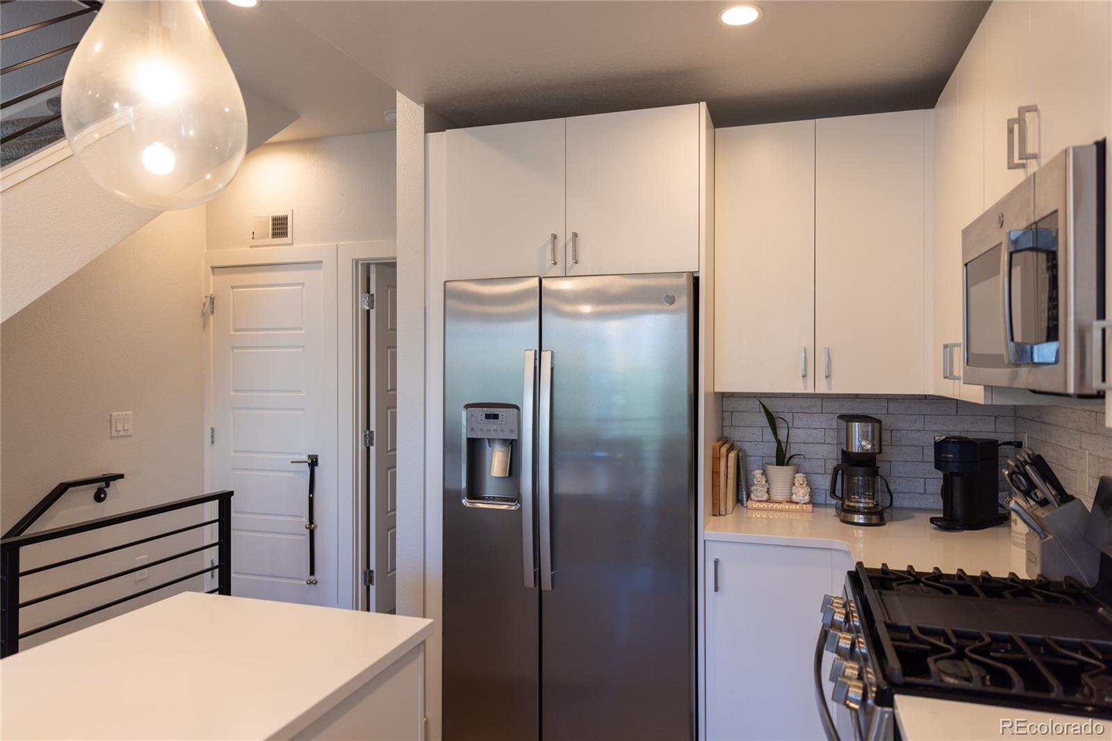 2350 Tremont Place Unit: 17
