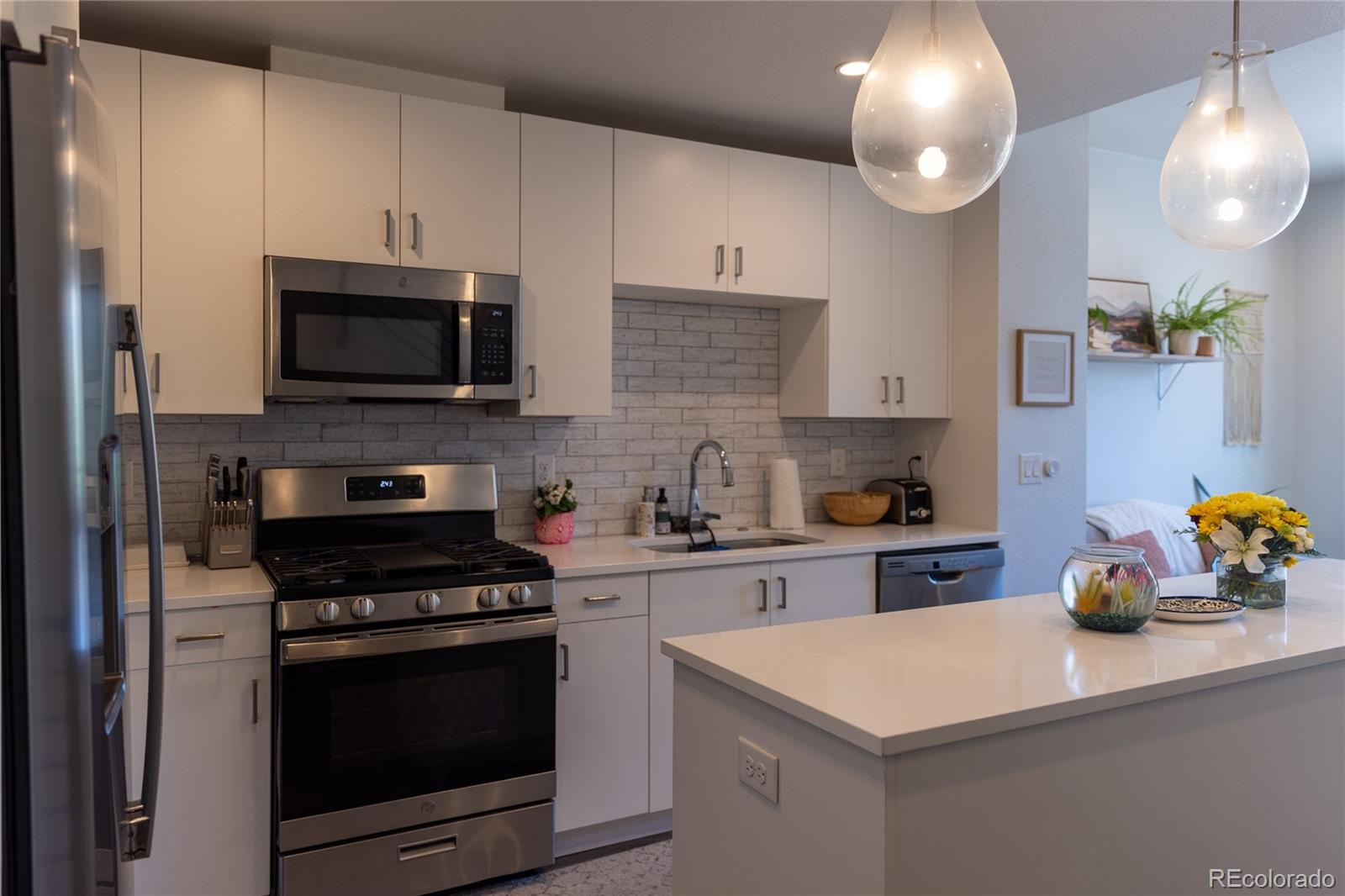 2350 Tremont Place Unit: 17