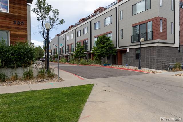 2350 Tremont Place Unit: 17