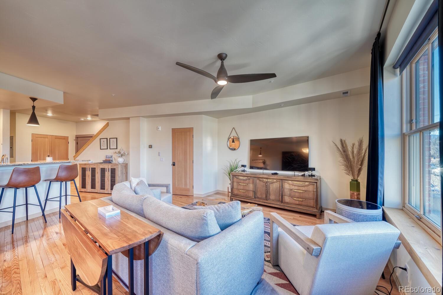 129 W Sackett Avenue Unit: I