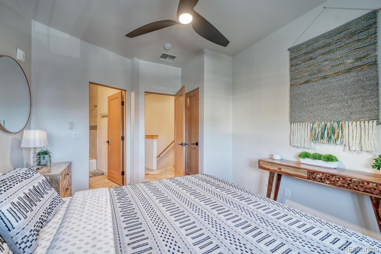 129 W Sackett Avenue Unit: I