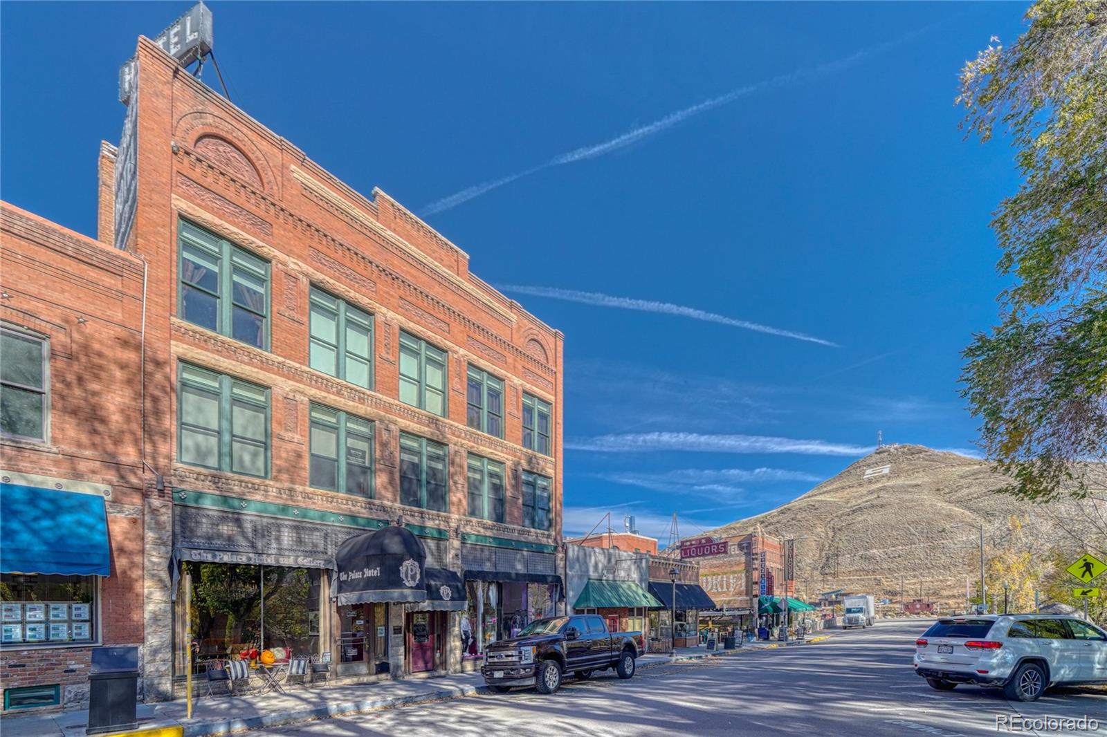 204 N F Street Unit: D1/301