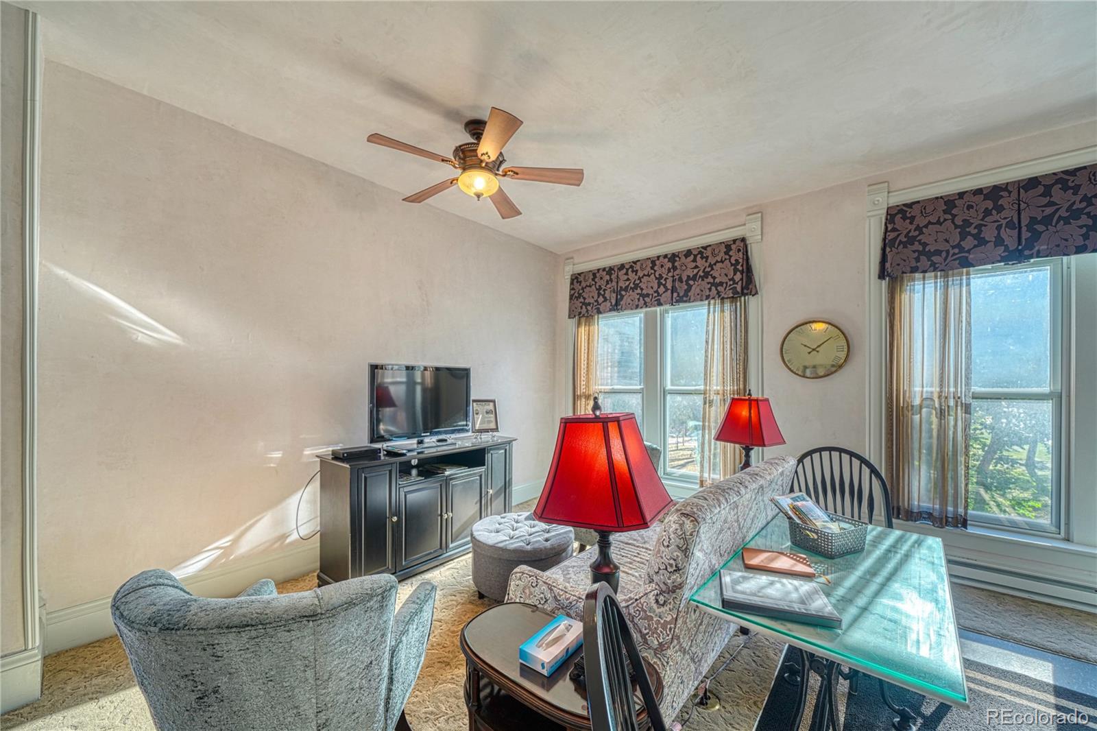 204 N F Street Unit: D1/301