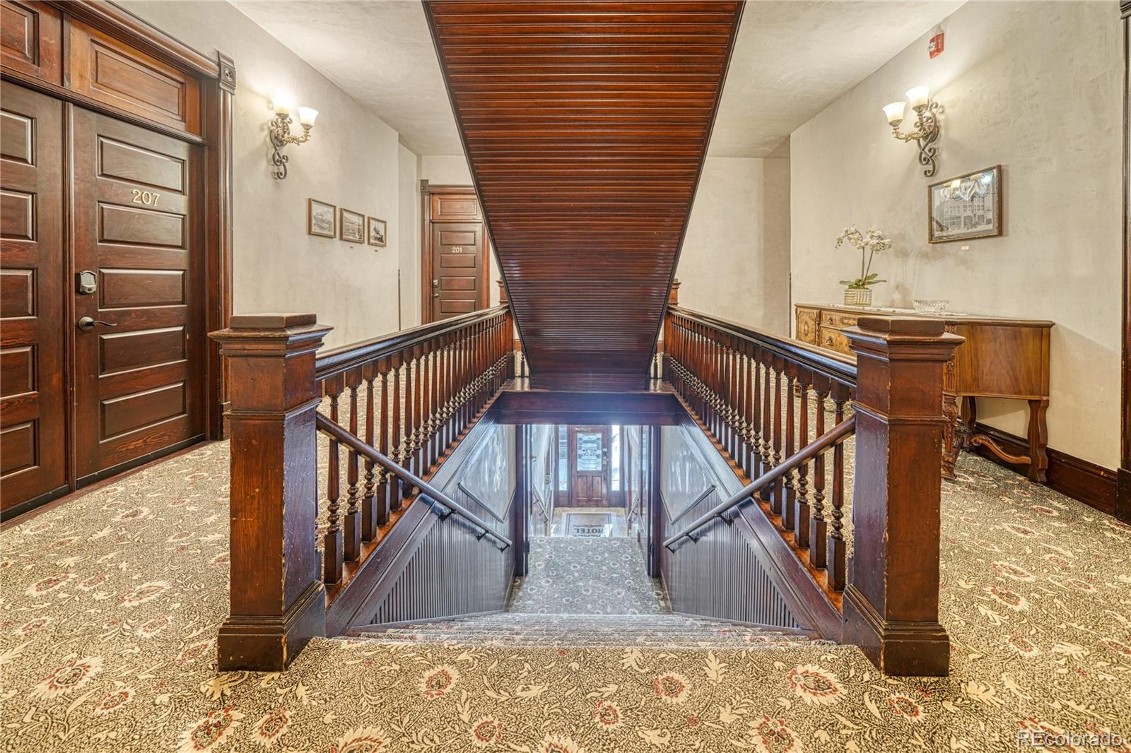 204 N F Street Unit: D1/301