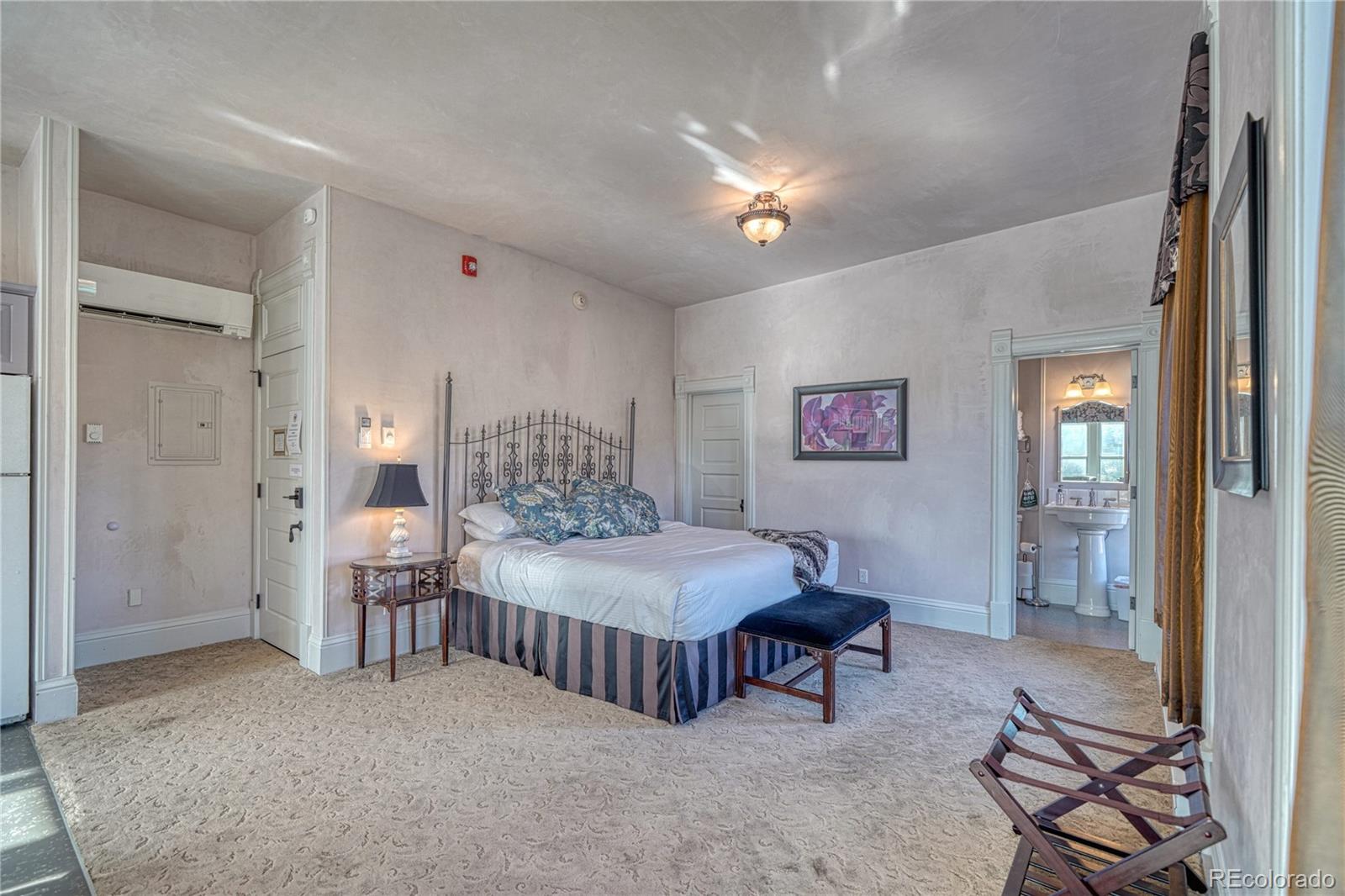 204 N F Street Unit: D1/301