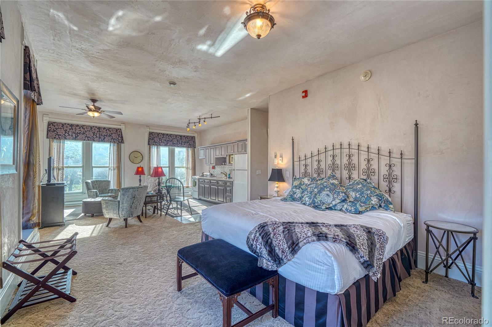204 N F Street Unit: D1/301