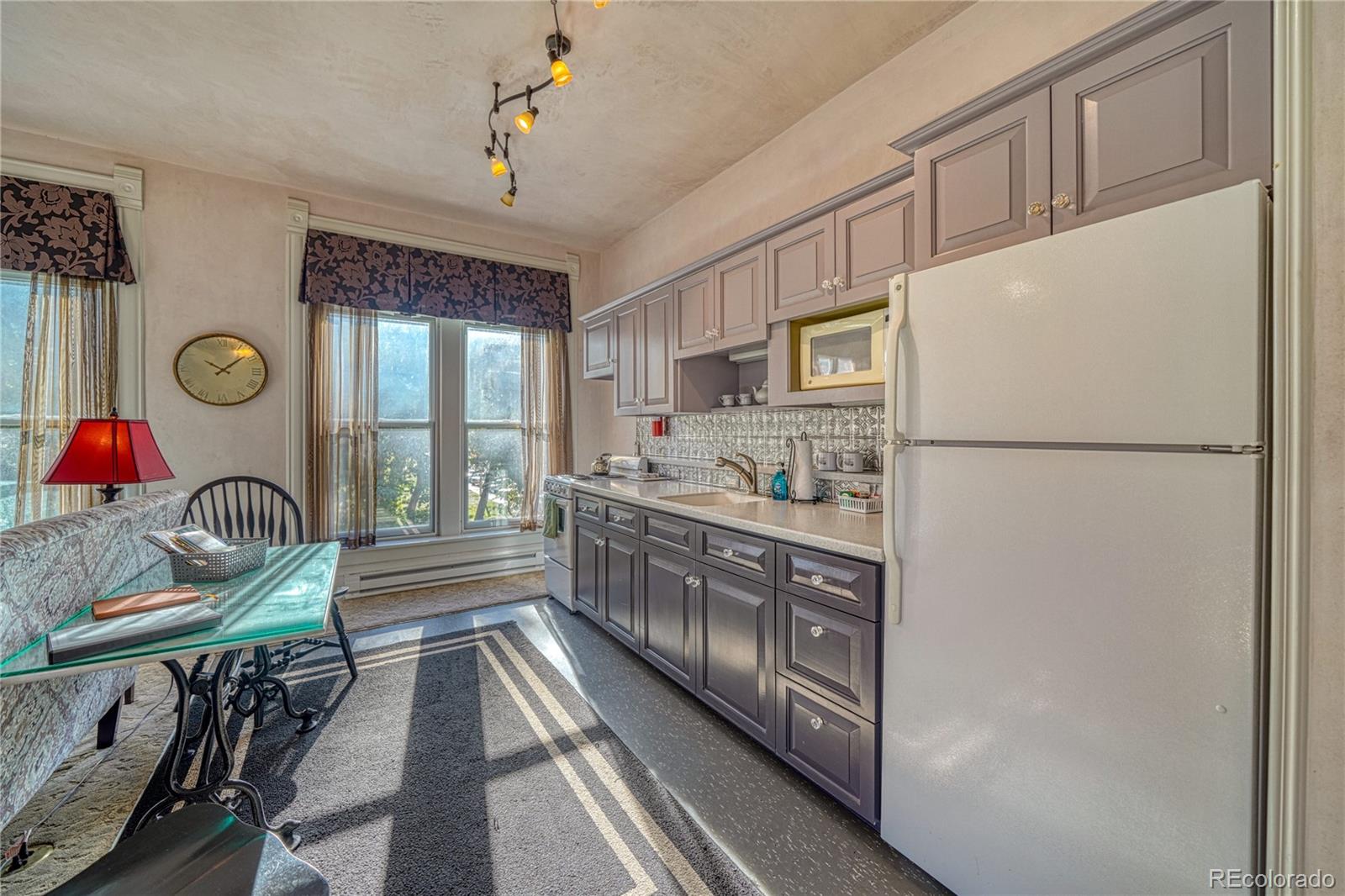 204 N F Street Unit: D1/301
