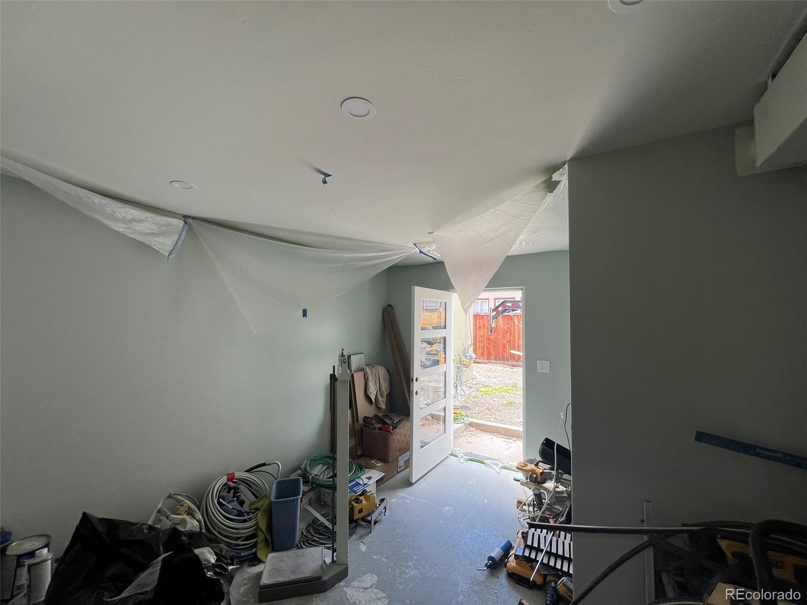 139 E 3rd Street Unit: 4