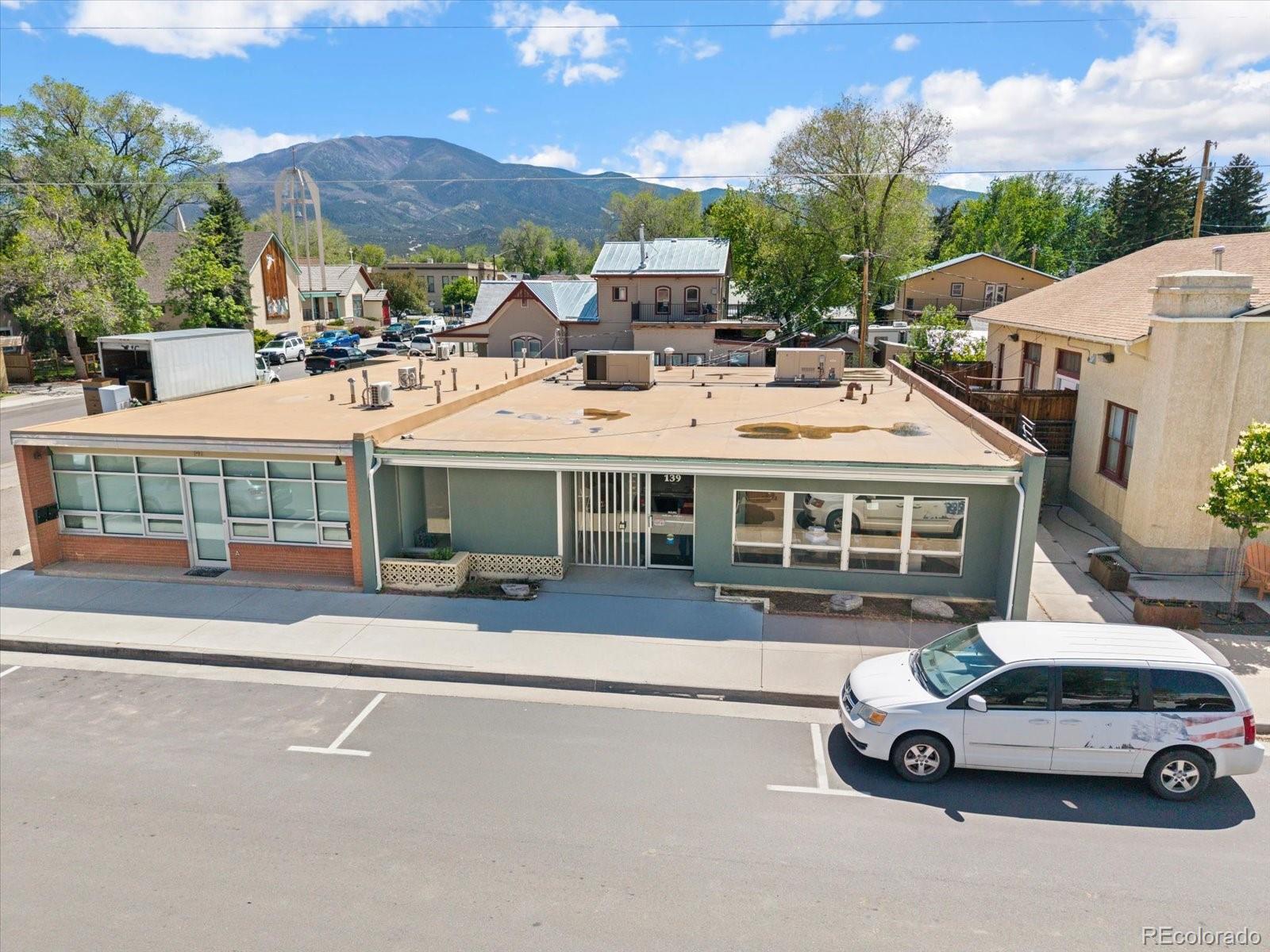 139 E 3rd Street Unit: 4