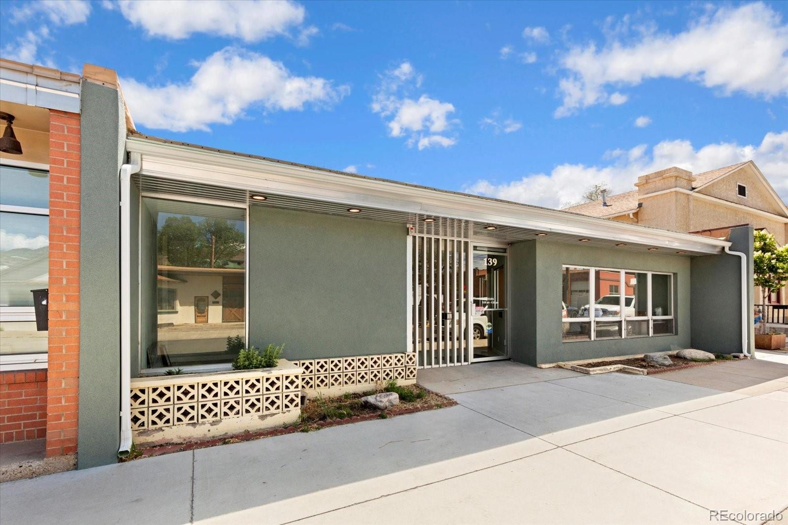 139 E 3rd Street Unit: 4