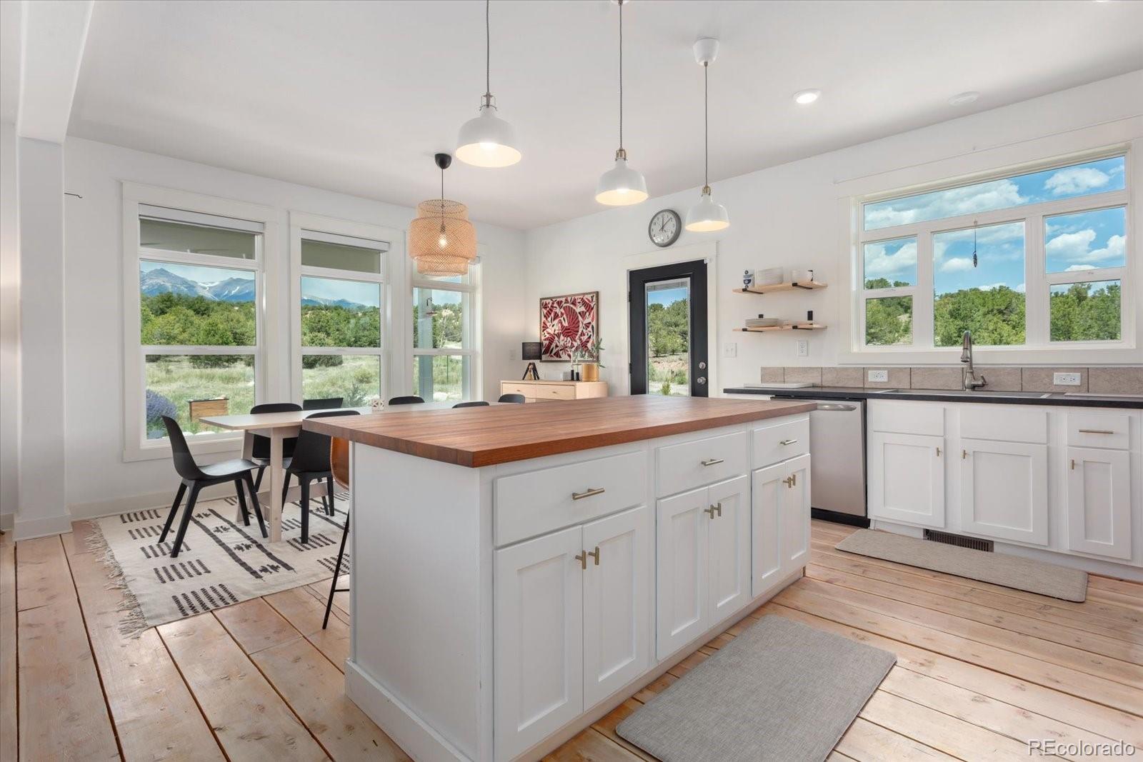 14051 US Highway 285