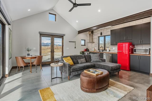 8995 Salix Road