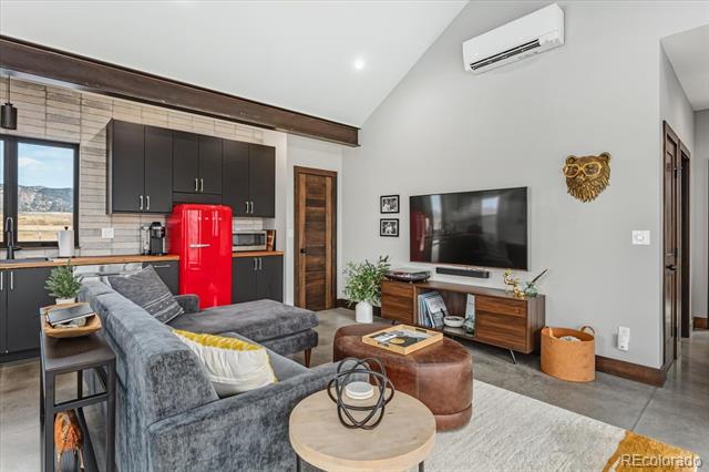 8995 Salix Road