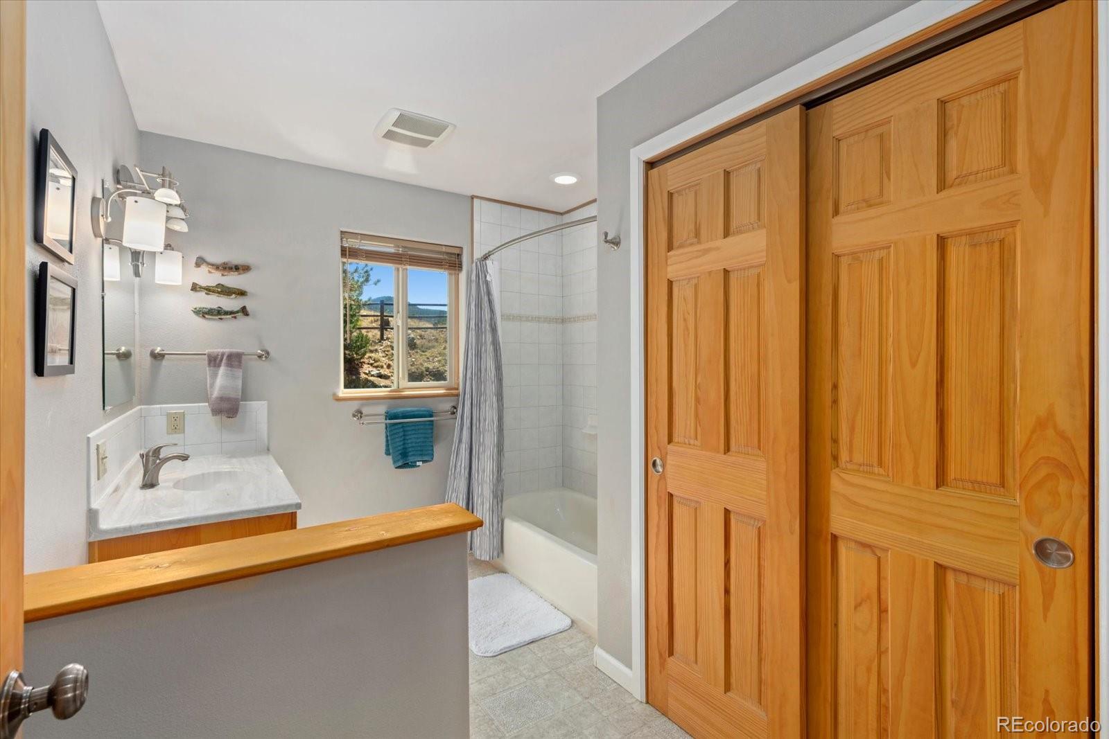 10010 Sioux Circle