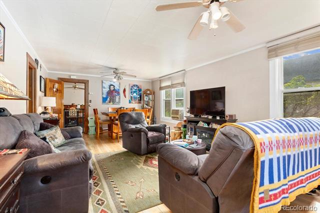 622 W 2nd Street