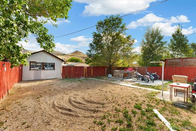 622 W 2nd Street