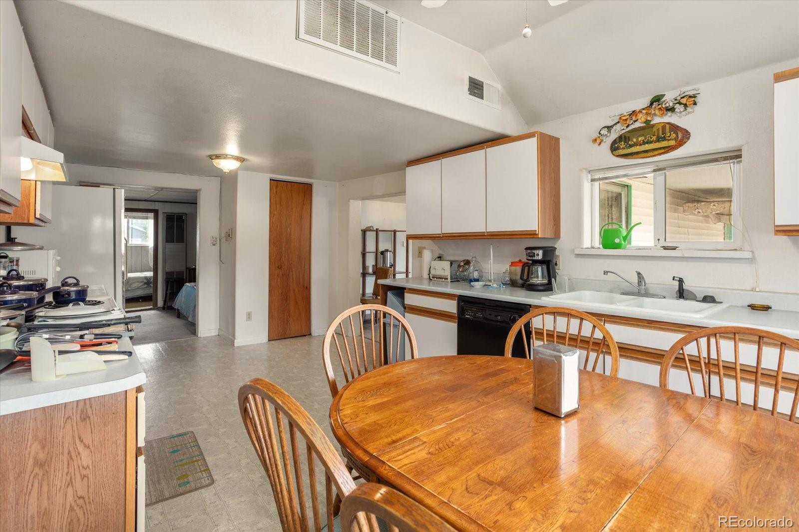 813 W 2nd Street