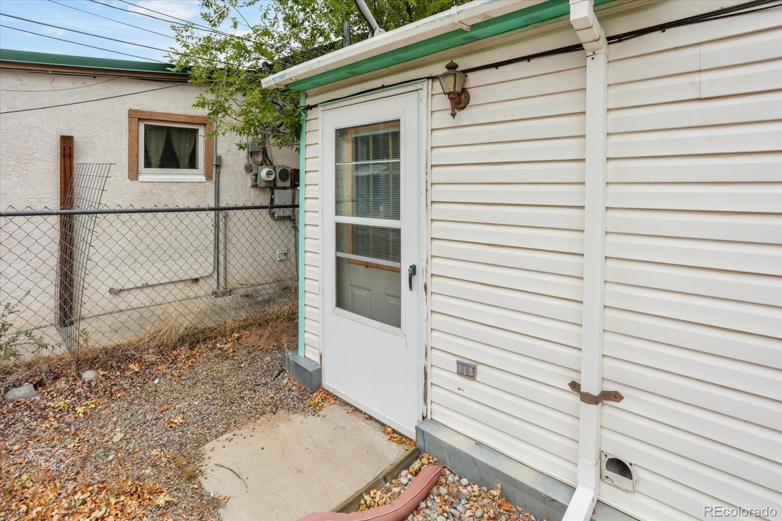 813 W 2nd Street