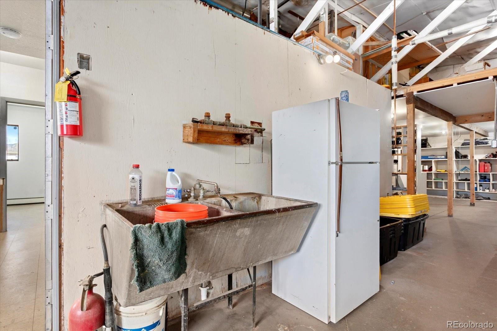 330 W Grand Avenue