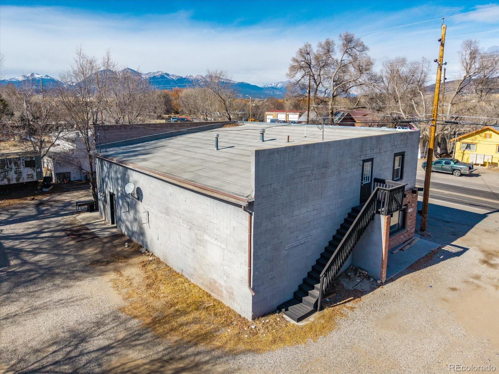 330 W Grand Avenue