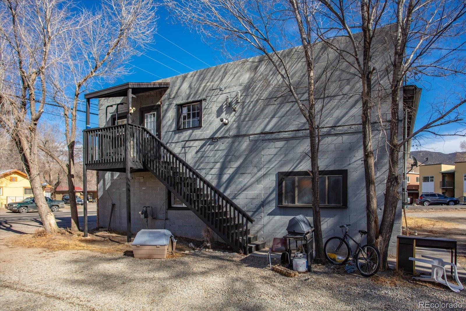 330 W Grand Avenue