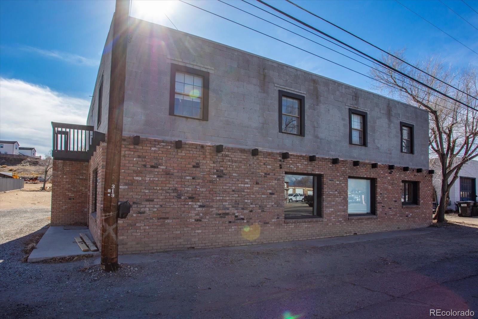 330 W Grand Avenue