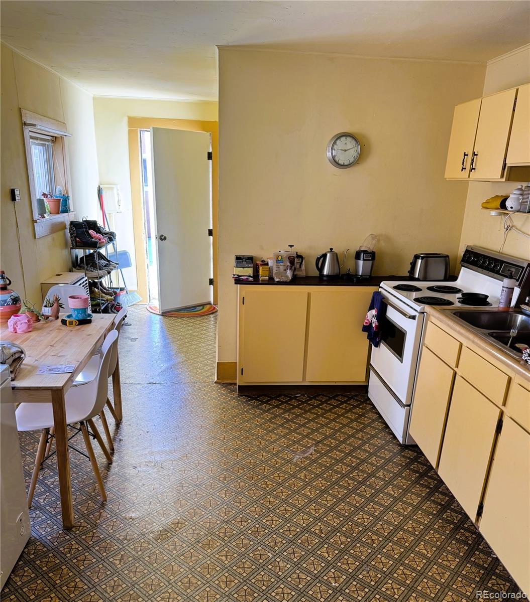 317 E 4th Street Unit: A