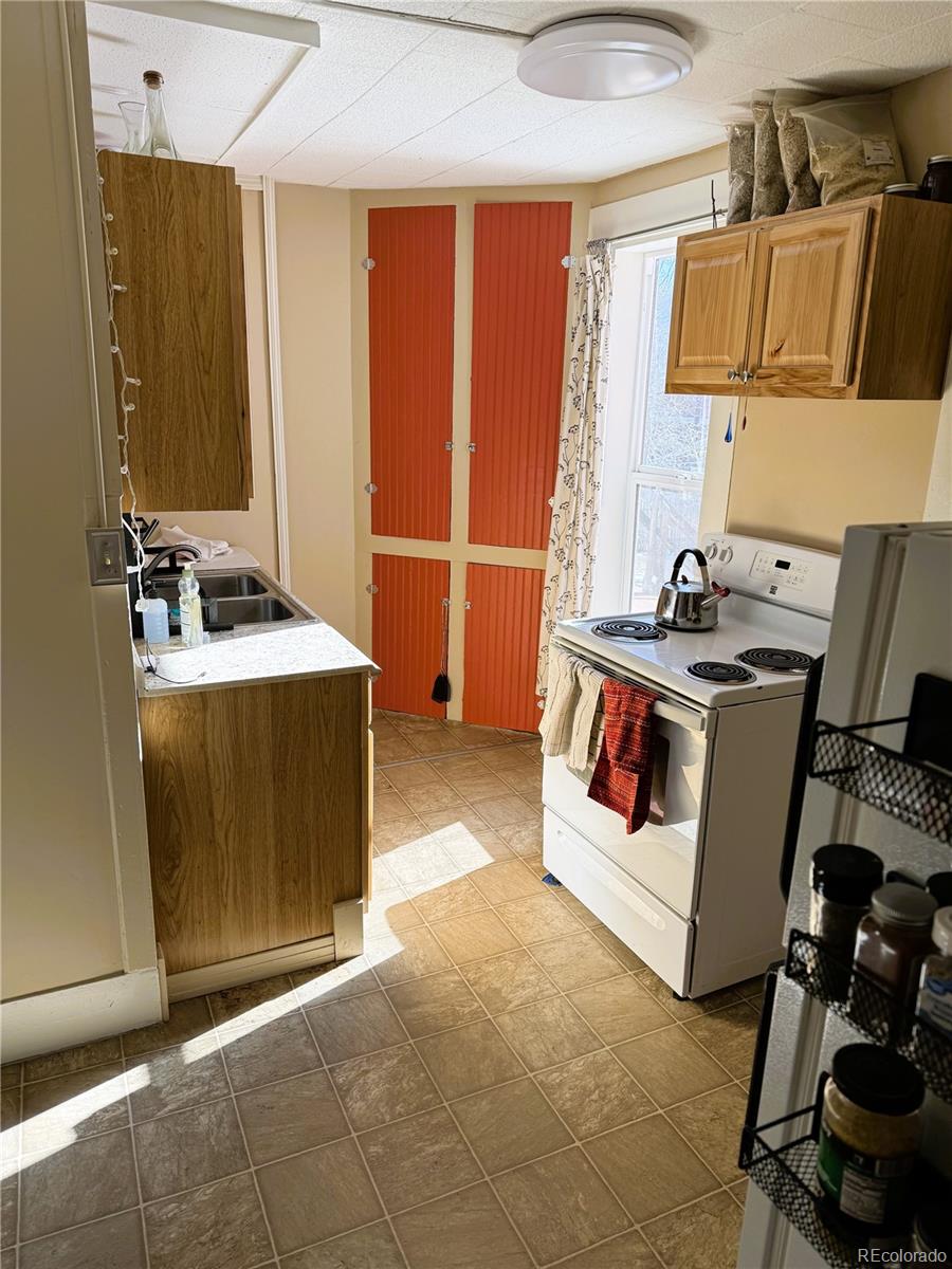 317 E 4th Street Unit: A