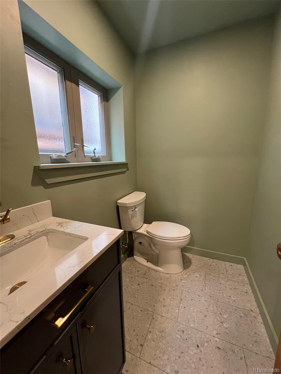 139 E 3rd Street Unit: 7