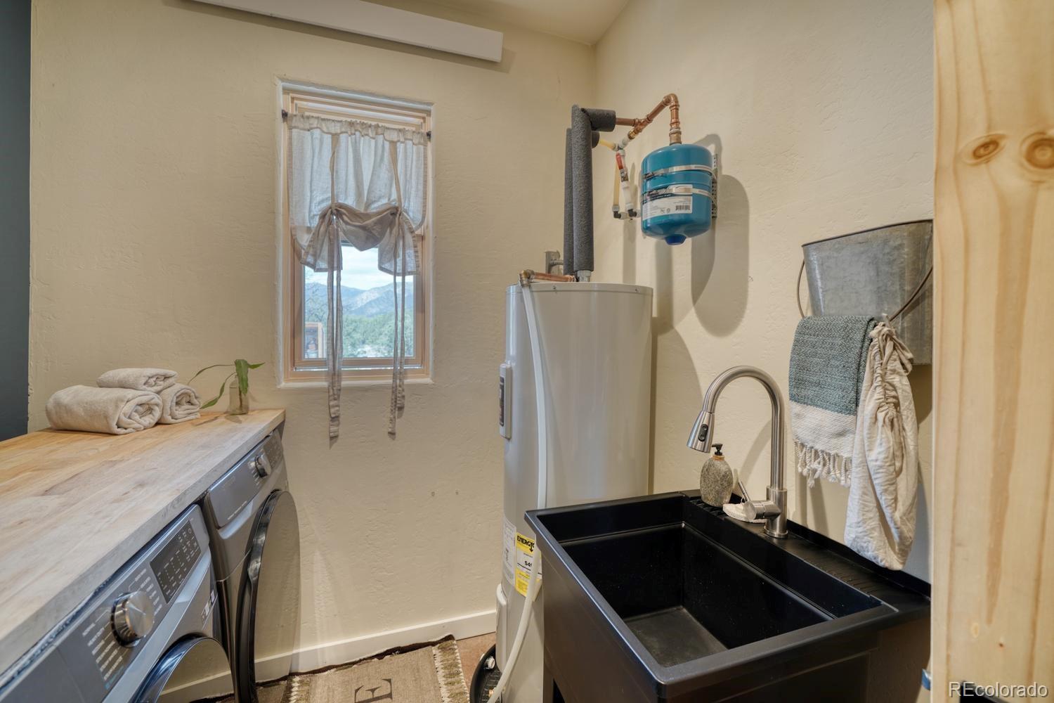 2215 Sunnyvale