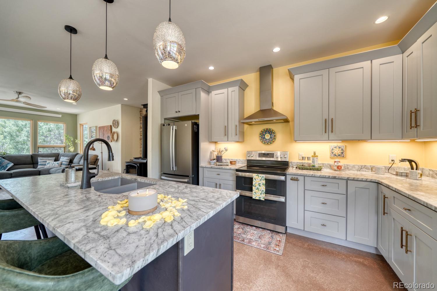 2215 Sunnyvale