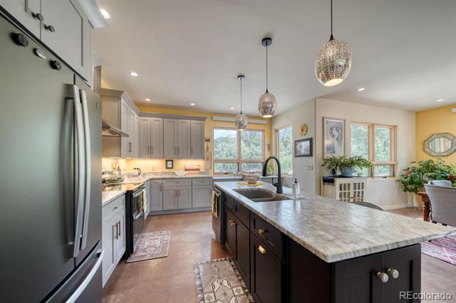 2215 Sunnyvale
