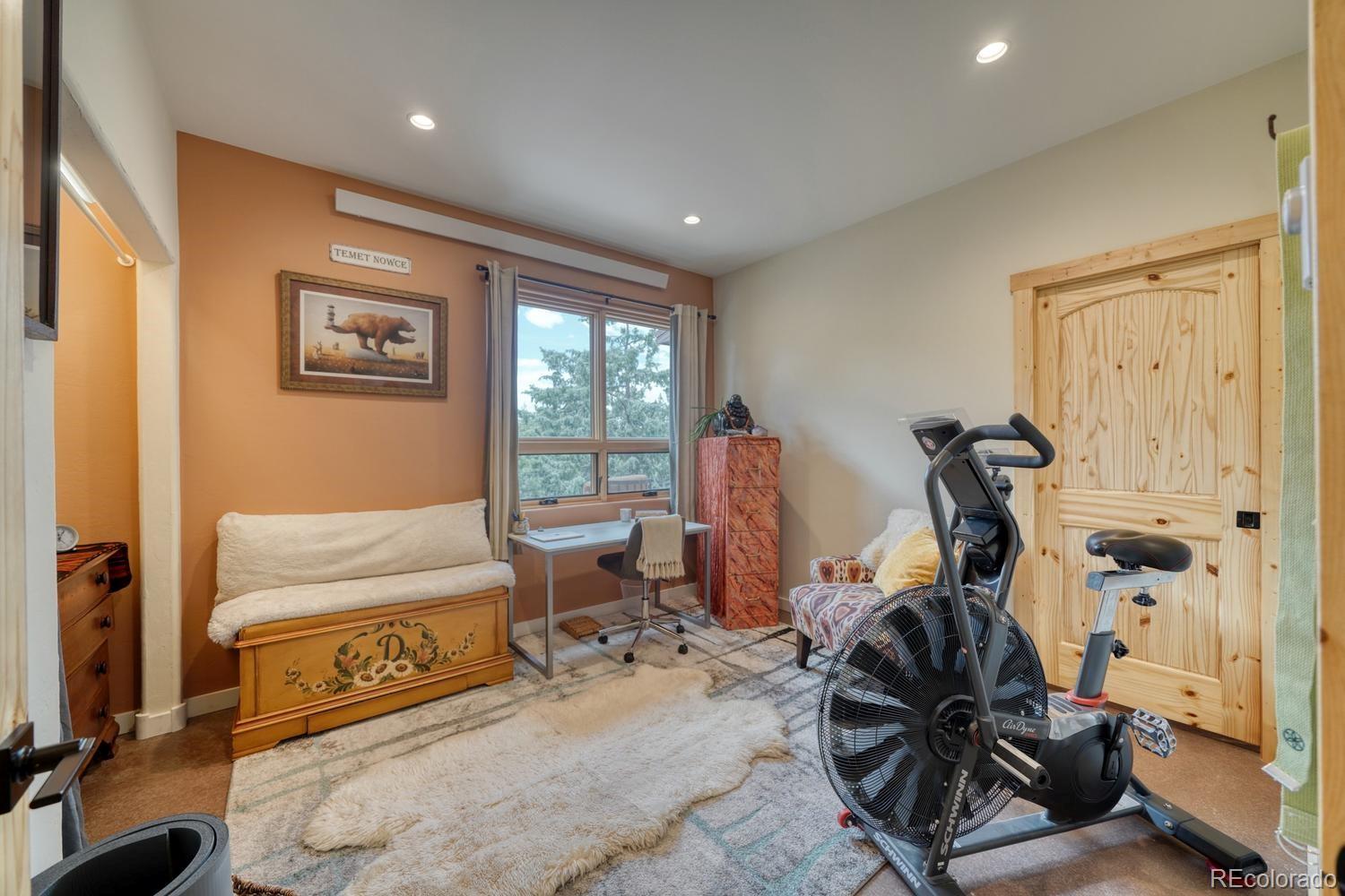 2215 Sunnyvale